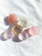 Load image into Gallery viewer, Gemmy Rose Quartz Palmstones