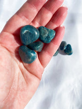 Load image into Gallery viewer, Apatite Tumble