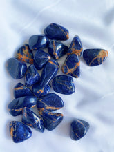 Load image into Gallery viewer, Sunset Sodalite Tumble
